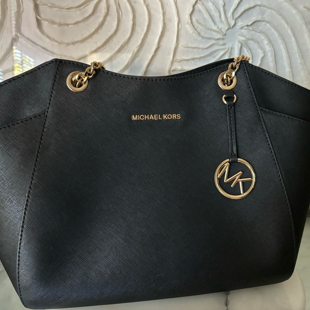 Michael Kors Jet Set Shoulder Bag
